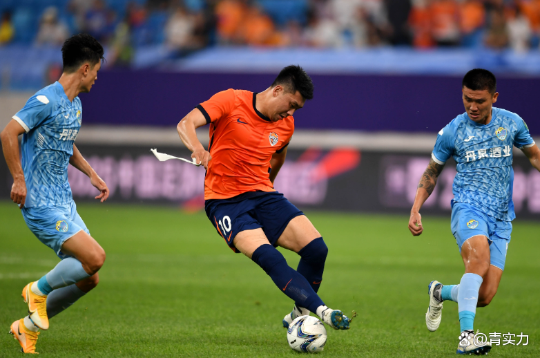 青岛黄海客场失利，外援表现不佳需调整阵容(青岛黄海足球队最新消息2020赛季引援内援外援)