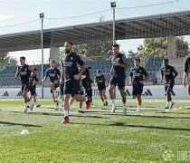 包含皇家马德里对阵布拉格斯巴达：决胜关键战的词条