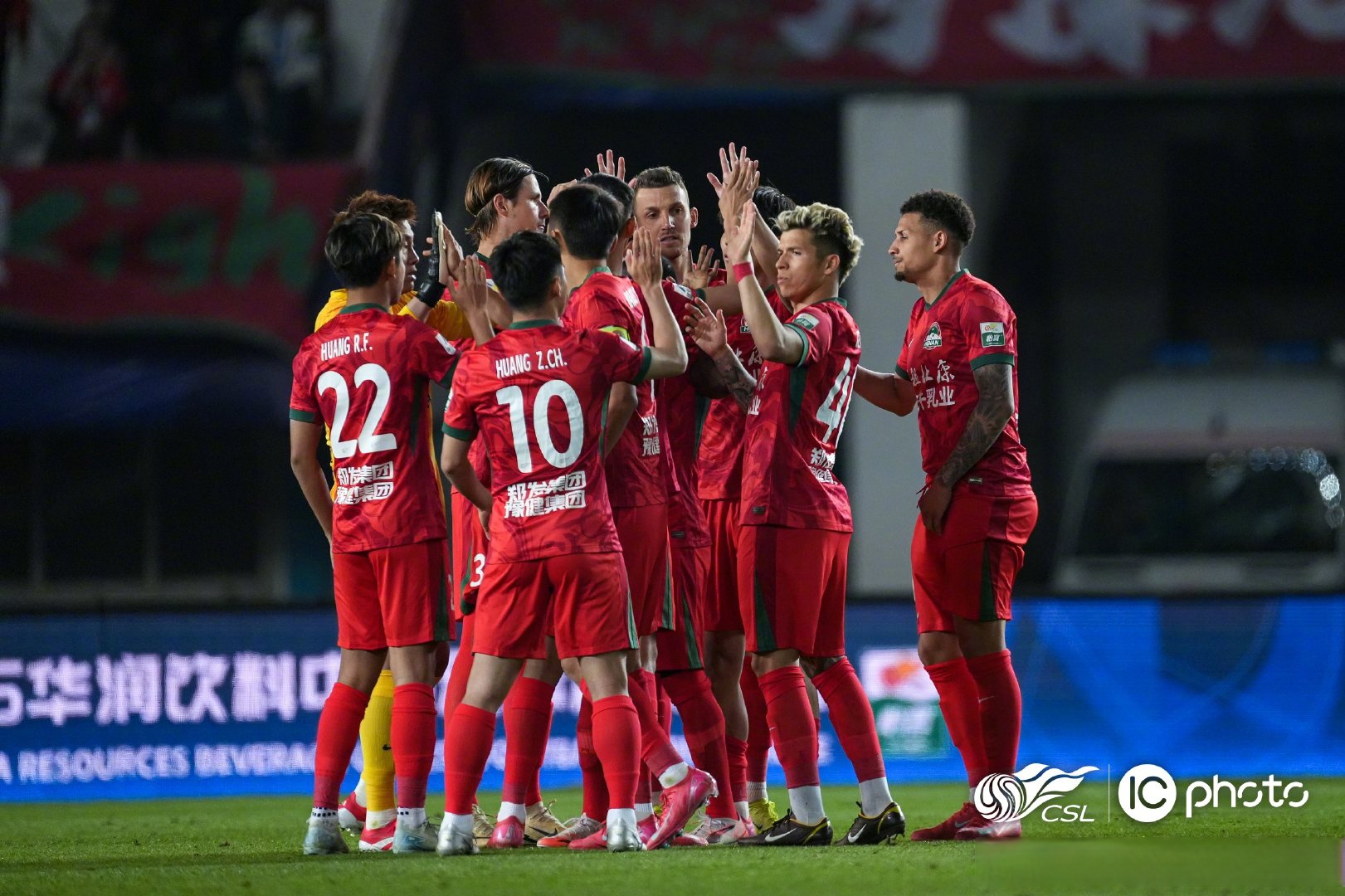 中超俱乐部运作顺利,引援情况备受关注 中超俱乐部运作顺利,引援情况备受关注