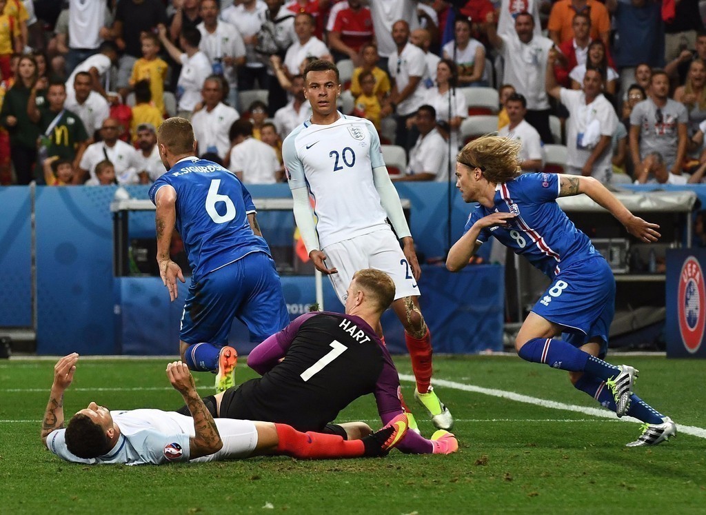 包含冰岛队不敌强手，小组出局无缘淘汰赛的词条